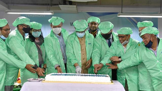 দেশে তৈরি মুঠোফোন যাচ্ছে নেপালে