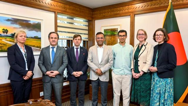 Five European envoys meet PM's adviser to strengthen civil aviation cooperation