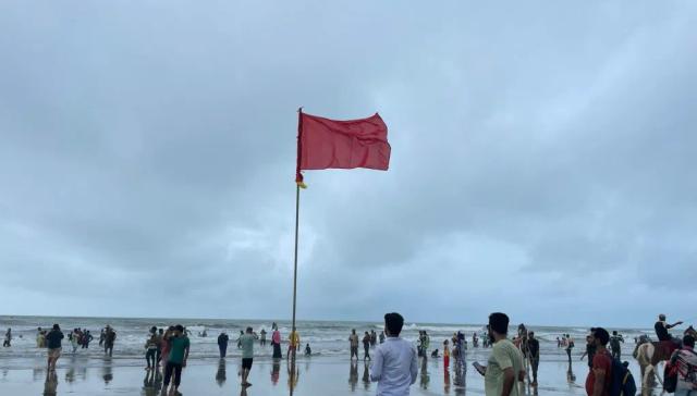 গুপ্তখালের ফাঁদে কক্সবাজার সৈকত