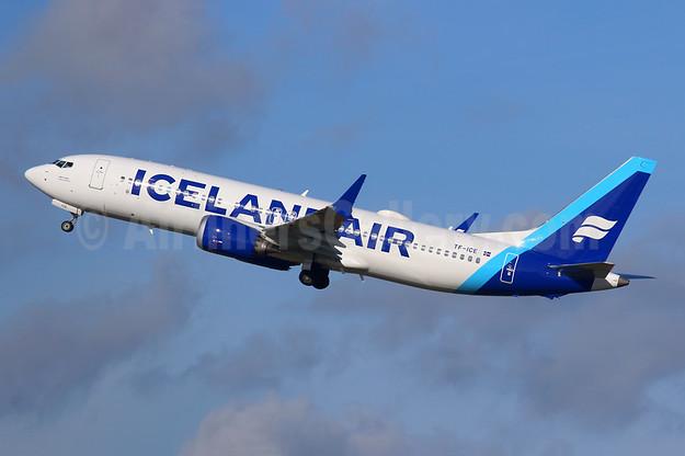 Icelandair launches a new livery