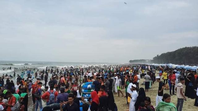 কক্সবাজারের পর্যটনে আবারও ফিরেছে প্রাণচাঞ্চল্য