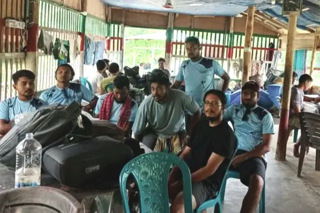 থানচিতে আটকে পড়া ৯০ পর্যটক উদ্ধার