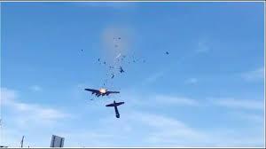 মাঝ আকাশে দুই উড়োজাহাজের সংঘর্ষ, পাইলট নিহত