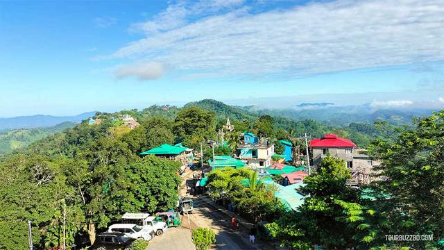 সাজেকে আটকা ৩ শতাধিক পর্যটক