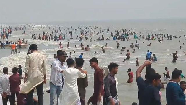 সাগরকন্যা কুয়াকাটায় পর্যটকদের ঢল
